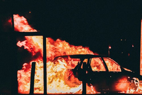 car fire florian-olivo unsplas